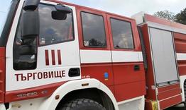 Електрическо табло гасиха пожарникари в Попово 