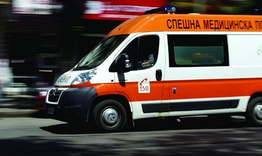 Двама младежи загинаха след удар в дърво край Попово