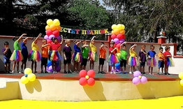 Нови детска площадка и сцена има детската градина в Руец
