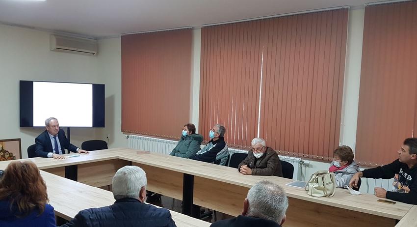 Опасна растителност на ул. „Спиридон Грамадов“