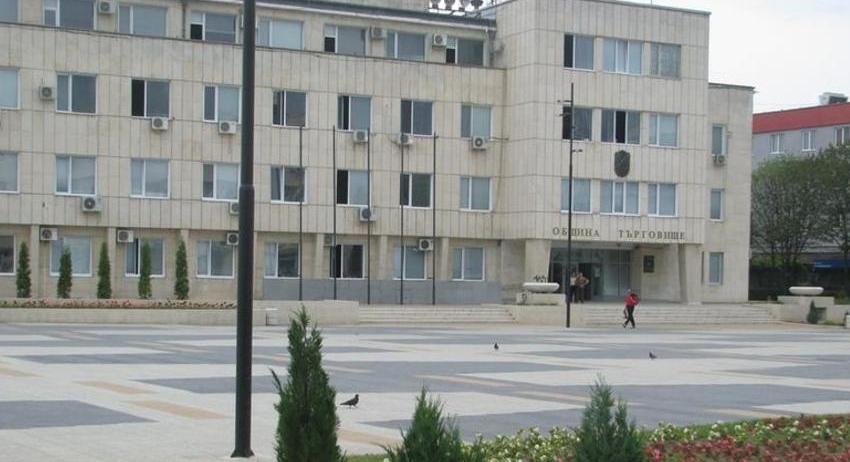 Продължава безплатната доставка на храна и медикаменти 