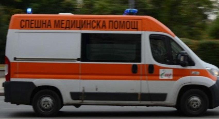 64-годишен с опасност за живота след катастрофа 
