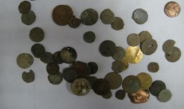 12 антични монети и два метал-детектора са иззети от мъж в Търговище 