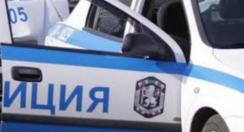 Пиян заби автомобил в паркирано ремарке 