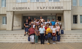 Ученици от румънското Търговище гостуваха в местната администрация