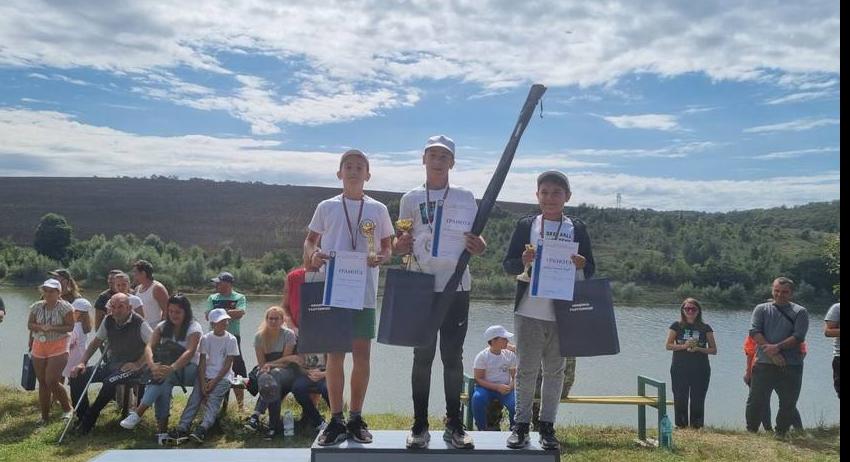 34 деца се включиха в състезанието по спортен риболов на язовир Пресиян