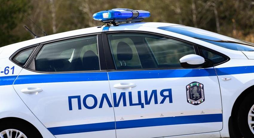 Водач на лек автомобил е починал в резултат на пътен инцидент с участието на три МПС в община Търговище