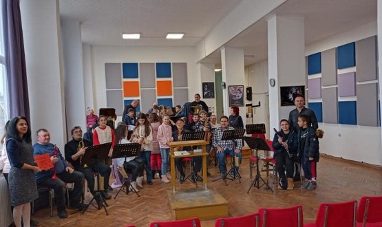 Духов оркестър Търговище въведе децата от lV ОУ “ Иван Вазов” във вълшебния свят на музиката