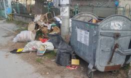 Акт за изхвърляне на обемни и строителни отпадъци в и до контейнерите съставиха контрольорите на Общината