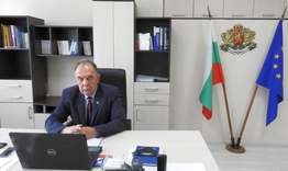 Областният управител с поздрав по повод Националния празник на България