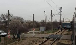 Влакът от Варна за София дерайлира край Дралфа