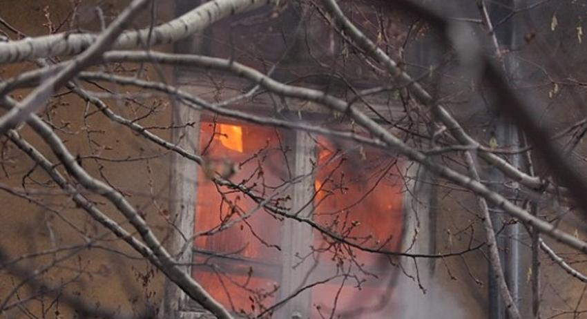 Късо съединение запали къща в Попово 