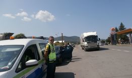 Тричасови проверки в рамките на съвместна операция на „Пътна полиция“ с още 5 институции
