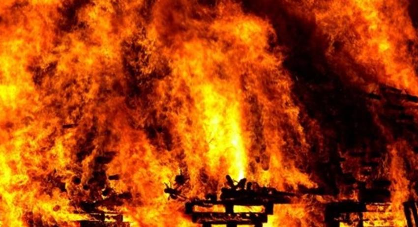 Гасиха пожар в промишлената зона на Попово 