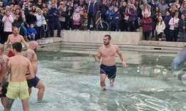 За втора поредна година Ваньо Василев спаси Богоявленския кръст в Търговище 