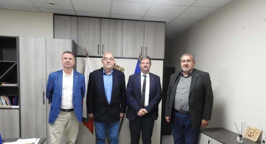 Областният управител се срещна с председателя на Синдикат „Образование” към КТ „Подкрепа”
