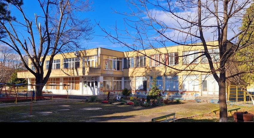 Децата от градина „Пчелица“ временно ще се обучават в други сгради