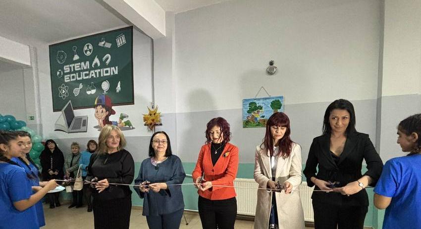 Откриха STEM център в ОУ „Антон Страшимиров“ – с. Светлен