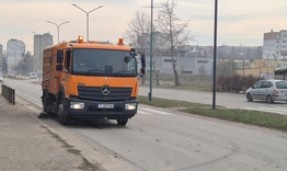 Започва почистване и изкърпване на улиците
