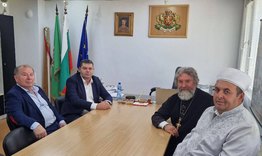 Продължават срещите на областния управител